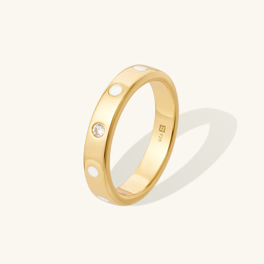 Classic designer style, 14ct Gold ring. Set with single lab grown diamond and white enamel. 
