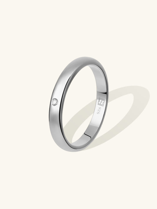 Classic lab-grown diamond band in Sterling Silver. Understated piece of jewellery that is eye catching.