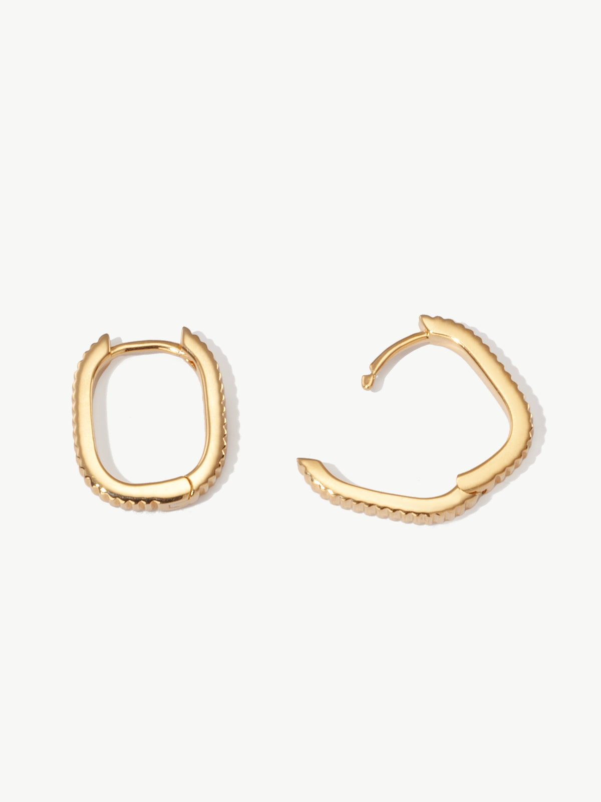 Ridged hinged hoop earrings in gold vermeil