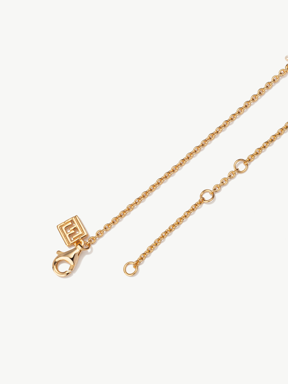 Trace chain detail on daphne bracelet