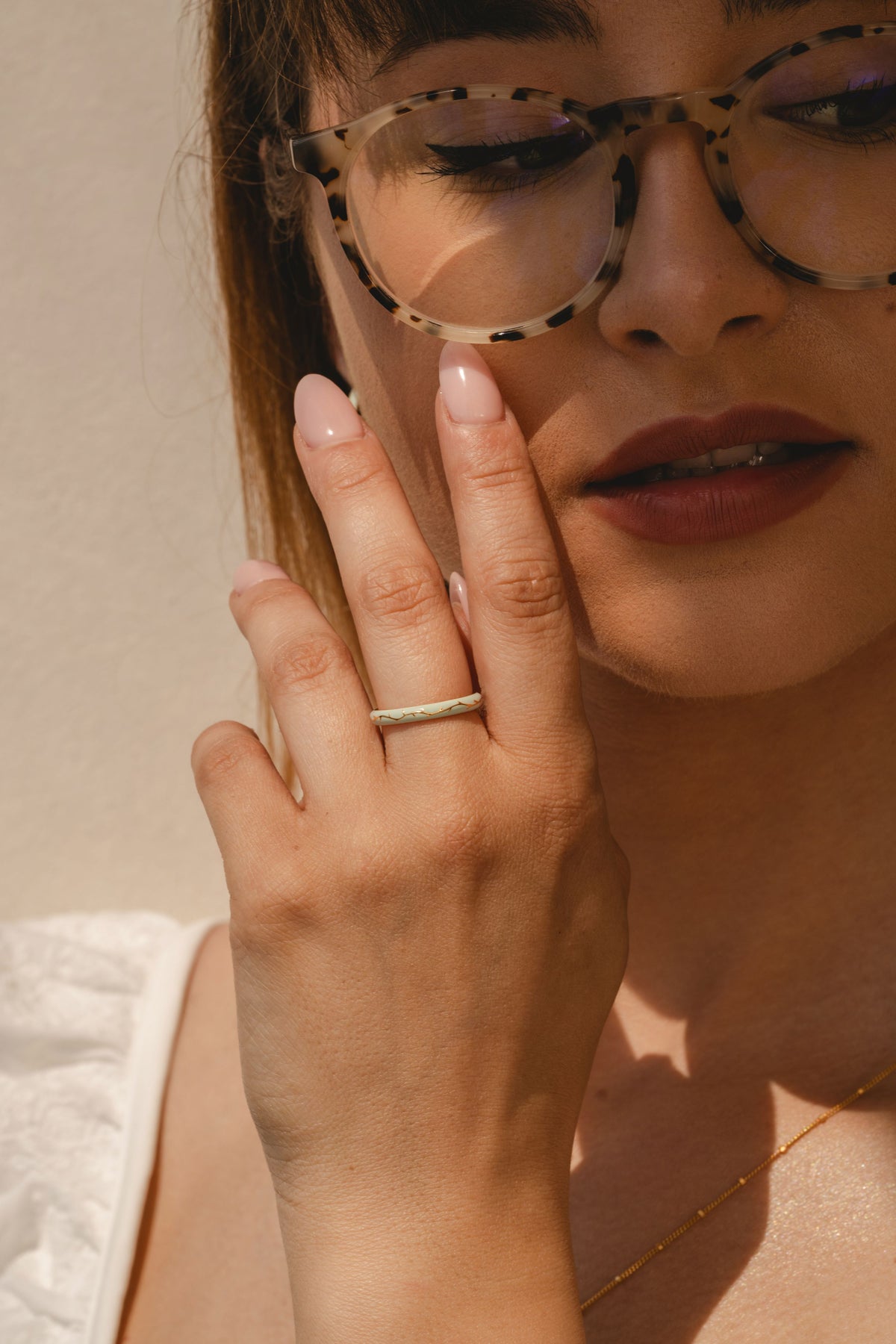 Ophelia Enamel ring in gold vermeil on model