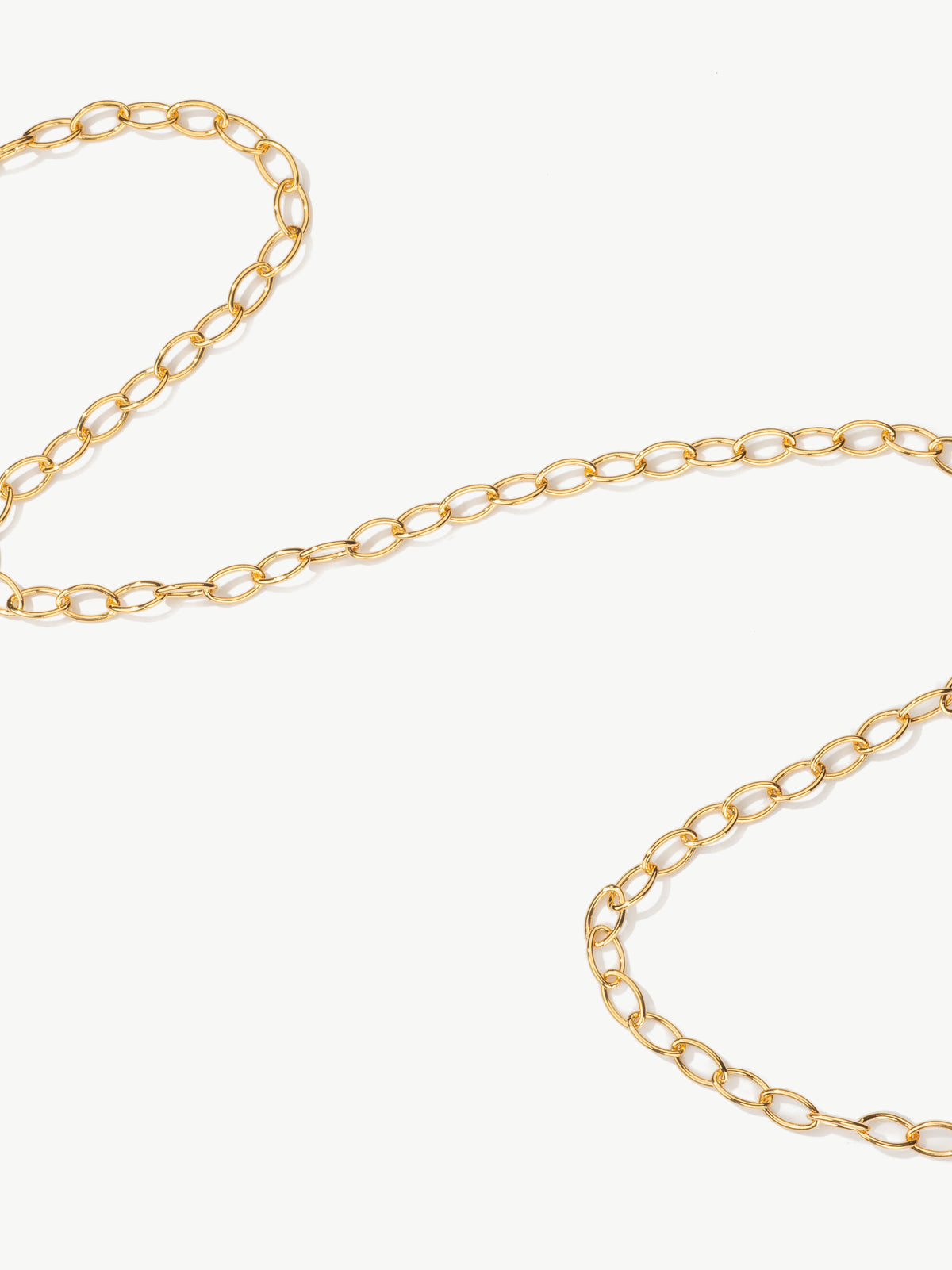 Storia oval link chain in gold vermeil different shot