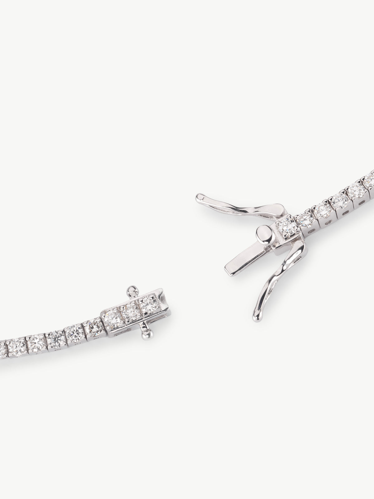 lab grown diamond tennis bracelet in sterling silver clasp detail