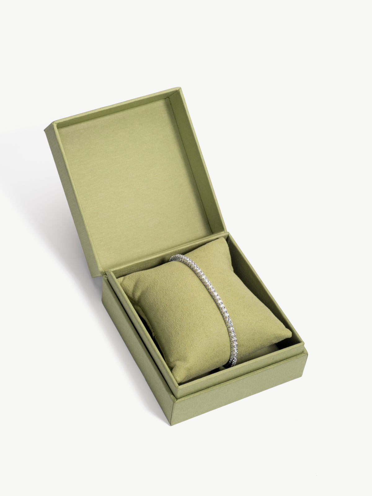 lab grown diamond tennis bracelet in sterling silver in bracelet box