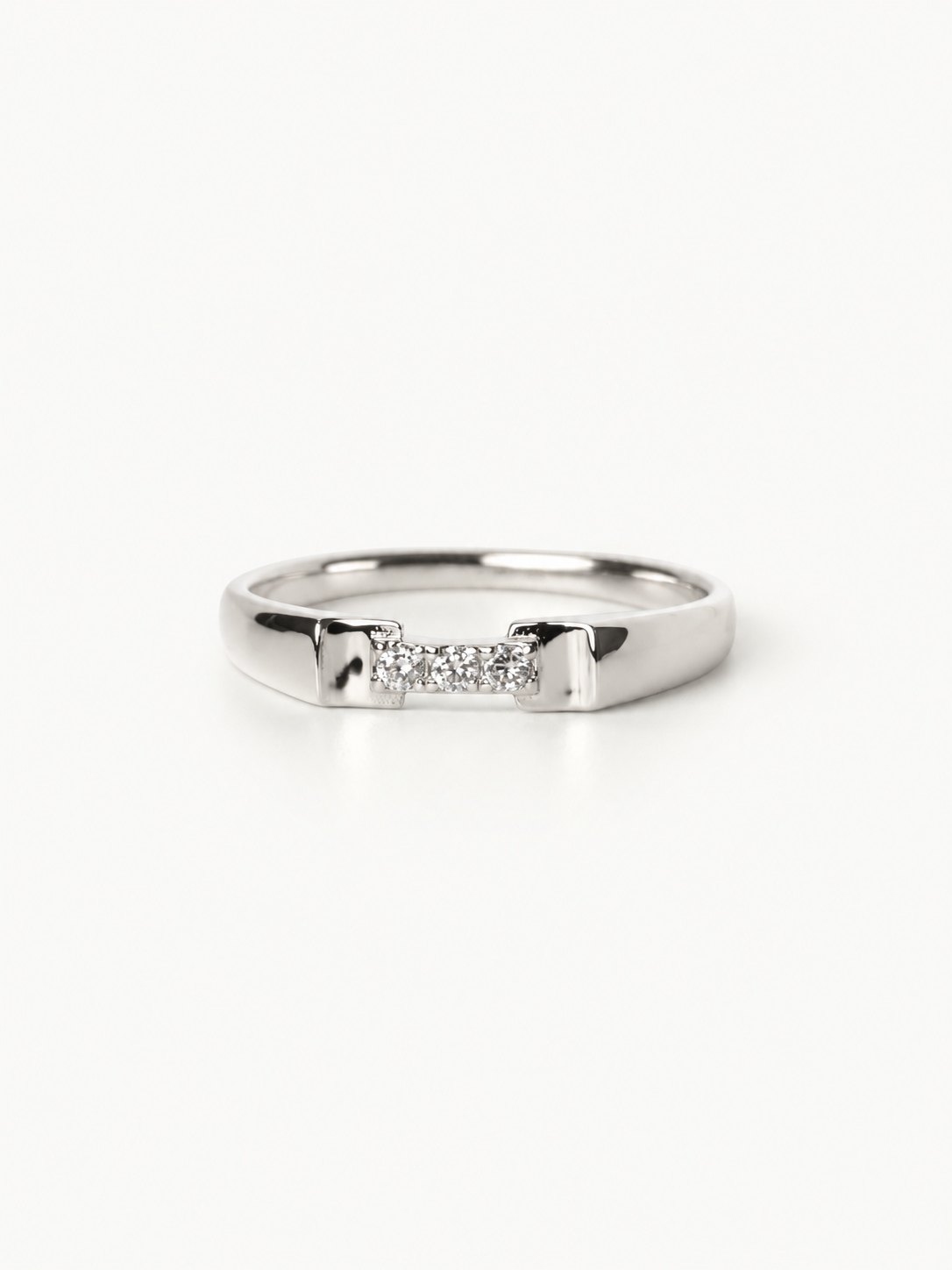 Crossover diamond signet ring (Sample)